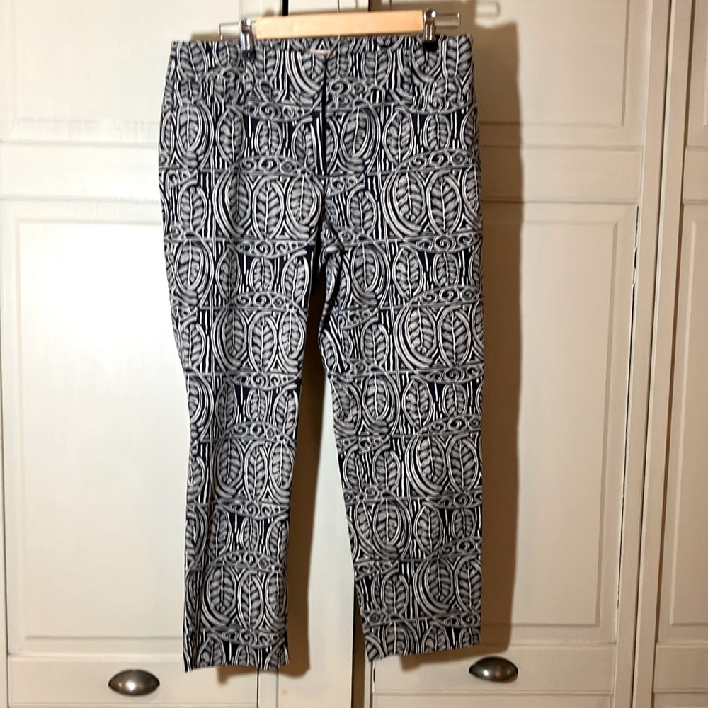 LOFT Original Anke Pant Navy & Cream Geo Leaf print Size 8 EUC